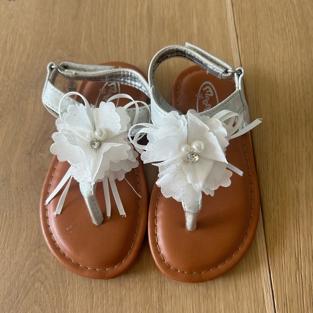 Girls Silver and White Sandals (New)